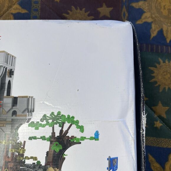 LEGO CASTLE IN THE FOREST 910001 - 2021 BrickLink Designer Program NEW & SEALED - Picture 5 of 16